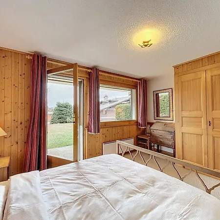 Valeriane 110 アパート *